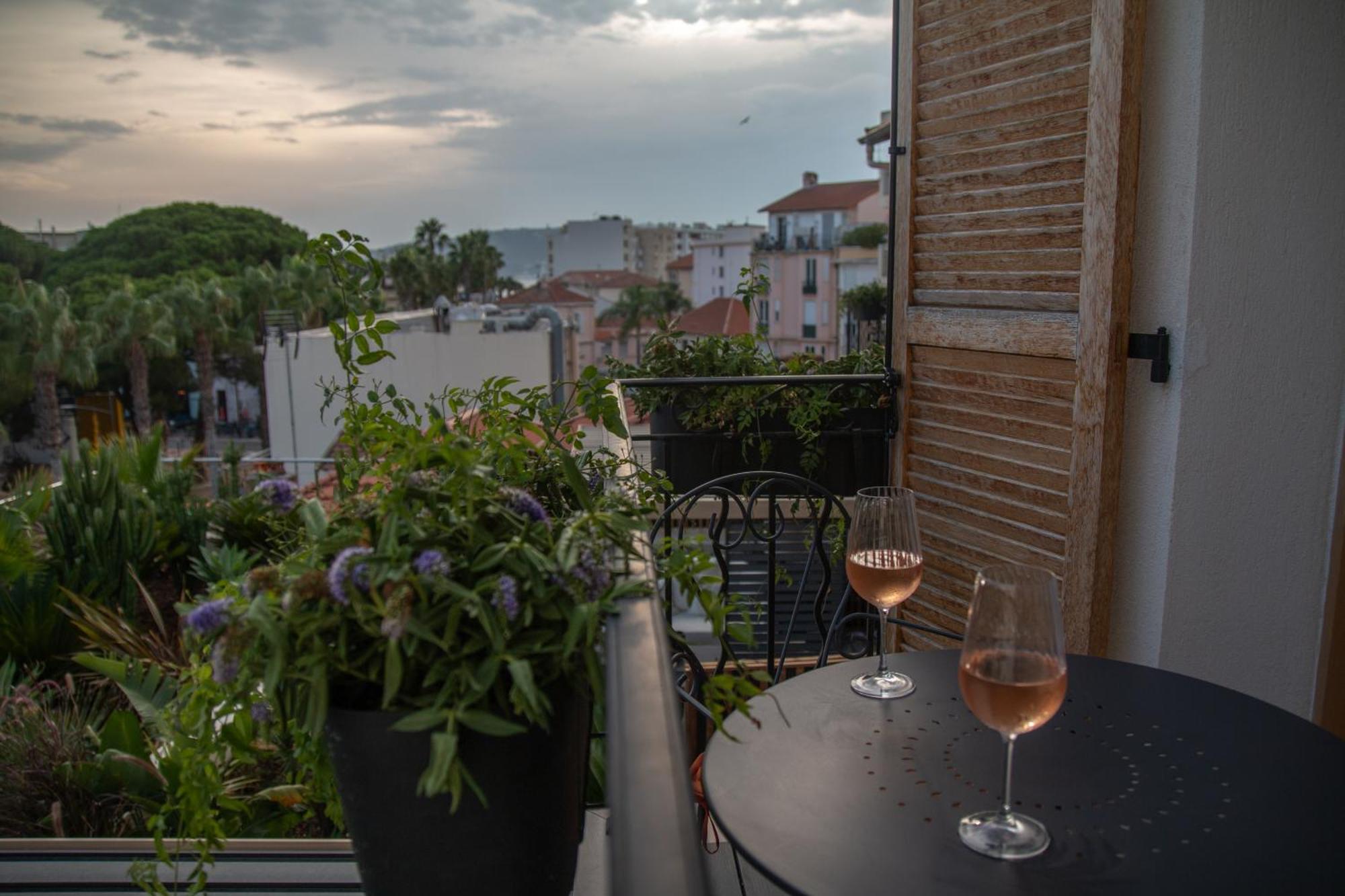 Unique Boutique Hotel Antibes Juan-Les-Pins 外观 照片